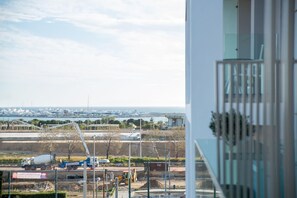 Property grounds - The Convo 336 (Kallithea)