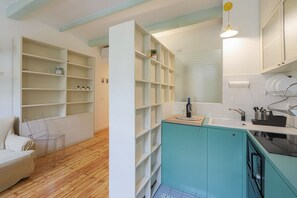 Kühlschrank, Mikrowelle, Geschirrspüler