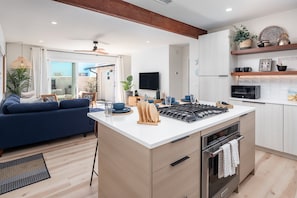 Refrigerador, microondas, parrilla de estufa y lavavajillas