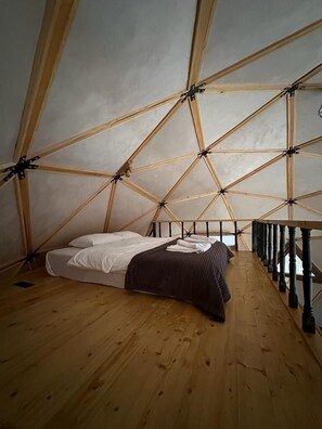 Exclusive Triple Room, Valley View | Egyptian cotton sheets, premium bedding, Select Comfort beds, minibar