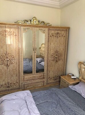 1 habitación y ropa de cama