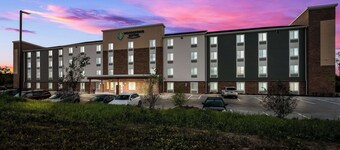 Woodspring Suites Milwaukee - Menomonee Falls