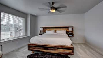 3 bedrooms, desk, iron/ironing board, travel cot