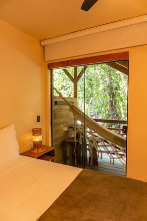 Standard Room | 1 bedroom, blackout drapes, iron/ironing board, free WiFi