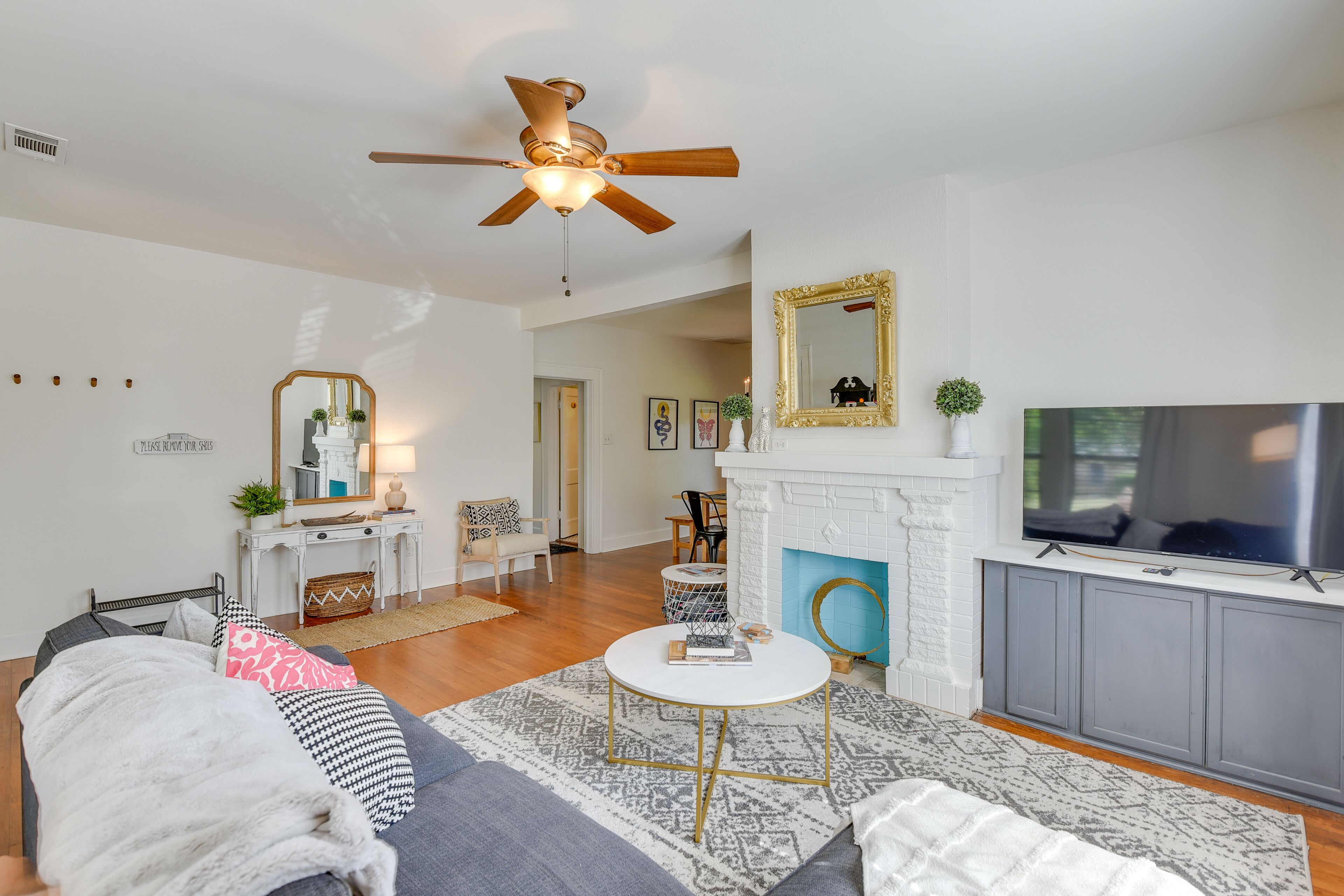 Cozy Home w/ Yard < 7 Mi to Downtown Dallas!
