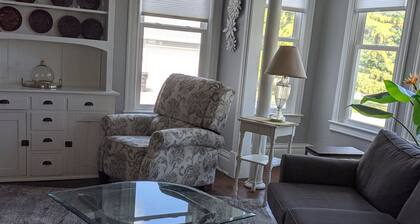 **Updated 1st floor Apartment