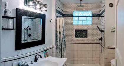 Beach Harbor Resort - Deluxe Lower Apartment