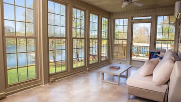 Smart TV, table football