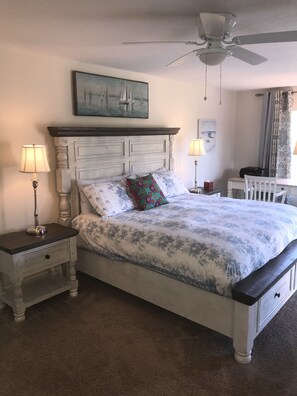 4 Schlafzimmer, Schreibtisch, Bügeleisen/Bügelbrett, kostenloses WLAN