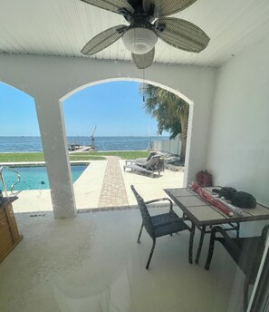 Piscina all'aperto, una piscina riscaldata