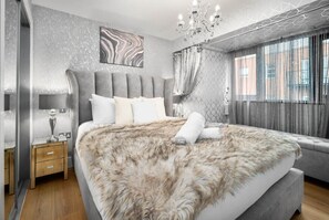 1 bedroom, iron/ironing board, travel cot, free WiFi