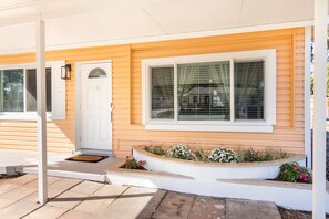 Exterior detail - Pet Friendly-Newly remodeled Ybor City themed home with huge gazebo and firepit. (Tampa)