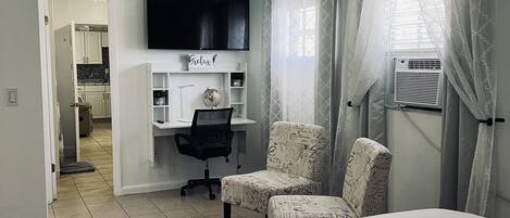 1 slaapkamer, een bureau, een strijkplank/strijkijzer, gratis wifi