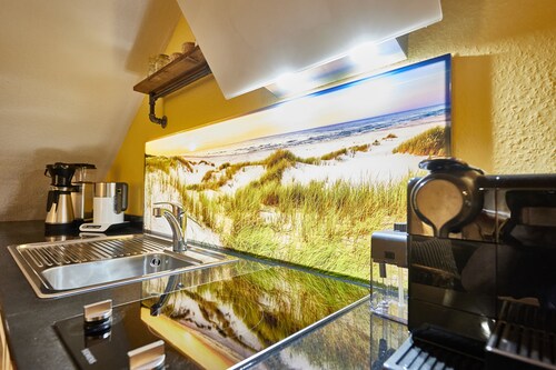 Large (100sqm) modern apartment with roof terrace