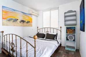 1 chambre, bureau, lit parapluie, Wi-Fi gratuit