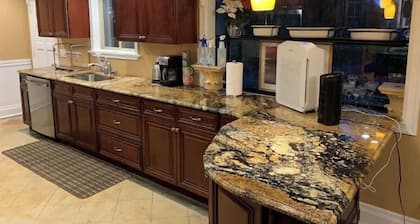 Scenic Hill peaceful getaway