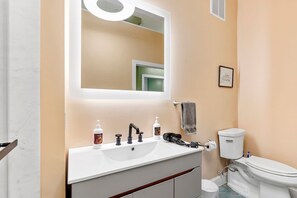 Douche, sèche-cheveux