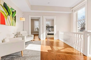 Interior - KING Sleep8 4Bed 2BR 2 BA Swepson Hideaway 202 (Louisville)