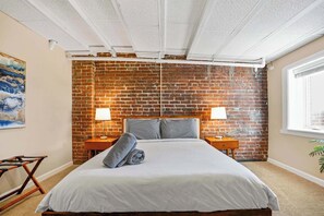 3 soverom, strykejern/-brett, wi-fi og sengetøy