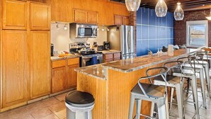 Private kitchen - KING Sleep8 4Bed 3BR 2BA Swepson Loft 301 (Louisville)
