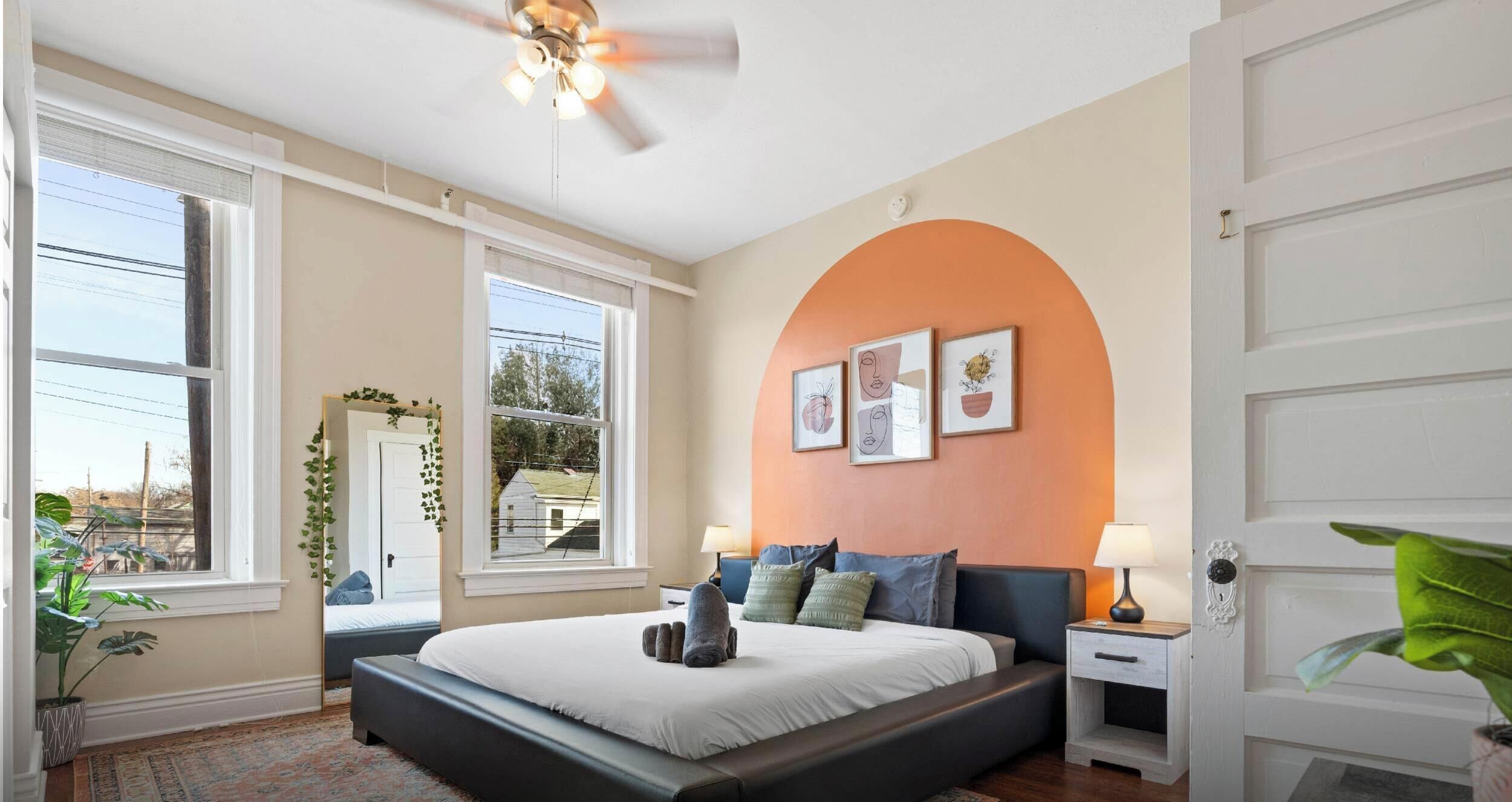 3 bedrooms, iron/ironing board, WiFi, bed sheets