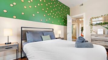 3 bedrooms, iron/ironing board, WiFi, bed sheets