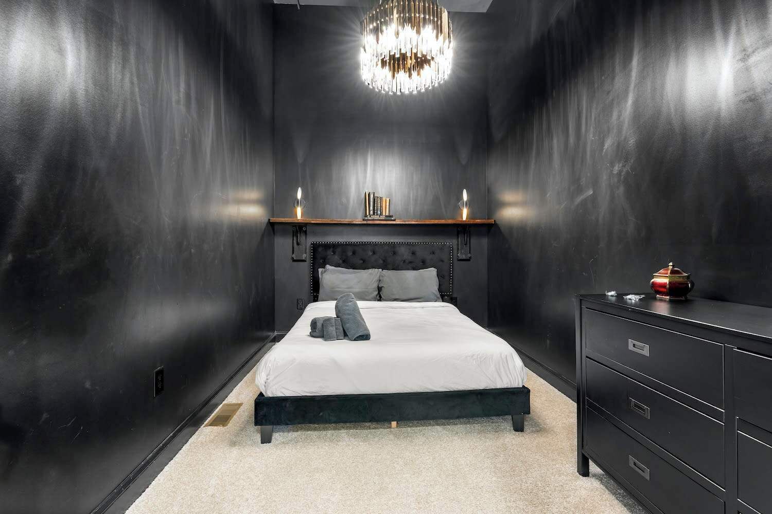 4 bedrooms, WiFi, bed sheets