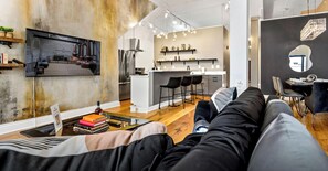 Experience comfort with a dash of luxury—Super Stays sets the scene for your bachelor party with the best of downtown Louisville just moments away. - KING Sleep10 5Bed 4BR 2BA Swepson ICON 102 (Louisville)