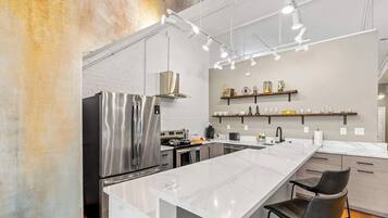 Fridge, microwave, oven, stovetop