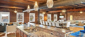 Sleep42 21Beds 15BR 10BA  Super Stays Guesthouse