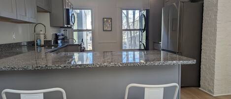 Kitchen & Dining