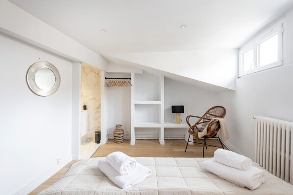 1 bedroom, iron/ironing board, free WiFi, bed sheets