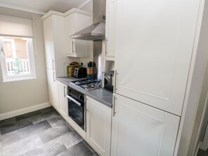 Dishwasher, cookware/dishes/utensils