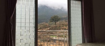 Wuyuan Jiangling Huayun Hotel