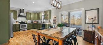 New~Near Margarittaville~ Private Pool~ Hot Tub~ Large Luuxury Home~ Sleeps 24~Game Room~ Perfect for Weddings or Events~1 story Home