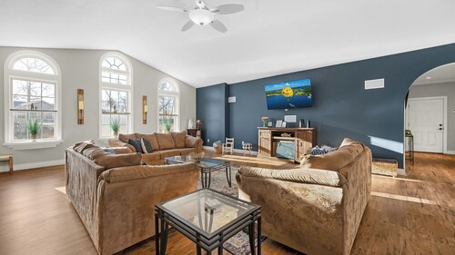 New~Near Margarittaville~ Private Pool~ Hot Tub~ Large Luuxury Home~ Sleeps 24~Game Room~ Perfect for Weddings or Events~1 story Home