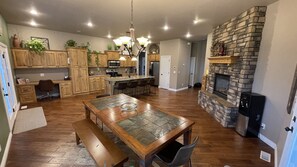 Dining - Come relax in our spacious home with spectacular views! (American Falls)