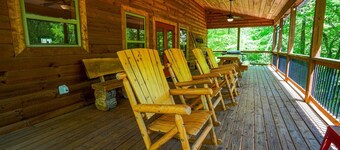 Wine Country Retreat - Hot Tub-Playground-Games