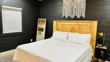 1 bedroom, iron/ironing board, internet, bed sheets