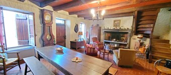 Maison en pierres proche de la Cascade de Saillant