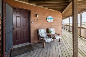 Terrace/patio - Duckburgh - Ocean view, Updated, 2 min. walk to the beach (Kitty Hawk)