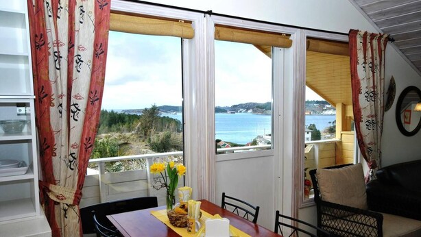 Apartment | Dining - Remarkable 2-bed Apartment in Steinsland (Oygarden)