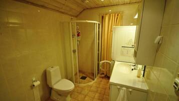 Apartment | Bathroom | Shower, towels, toilet paper