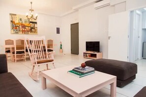 Smart-TV, bøker og printere