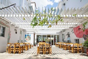 Outdoor dining - Melissa Gold Coast (Polygyros)