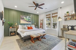 3 bedrooms, in-room safe, desk, iron/ironing board