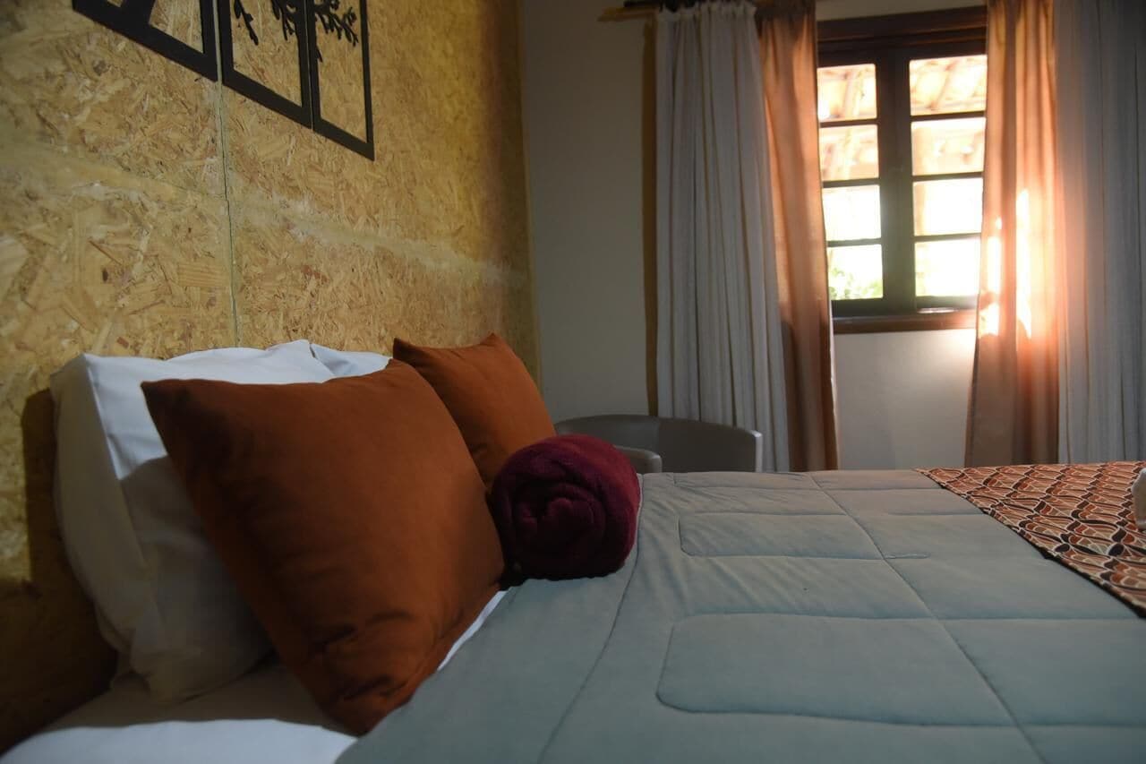 Desk, laptop workspace, free WiFi, bed sheets