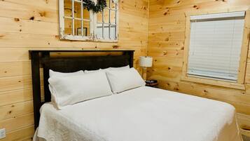 2 bedrooms, iron/ironing board, internet, bed sheets