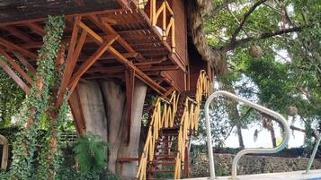 حمّام سباحة خارجي