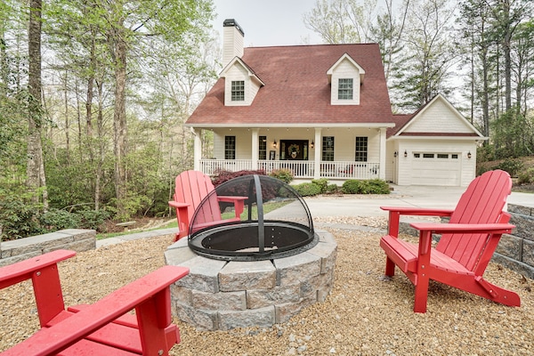 Helen Vacation Rental | 4BR | 3 Full BA | 2 Half BA | 3,308 Sq Ft